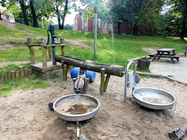 2 Außenbereich - Wasseranlage.JPG