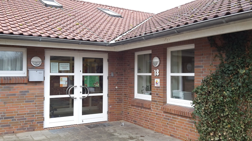 Kindertagesstätte Haddorf Eingang Dieses Bild zeigt den Eingang der Kindertagesstätte Haddorf © Hansestadt Stade