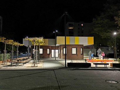Stadtteilplatz und ALVI am Abend Stadtteilplatz am Abend © Hansestadt Stade