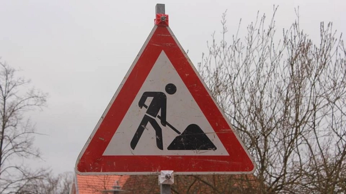 Baustellen-Schild