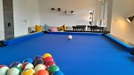 Der Billardtisch ist eines der Highlgihts im Jugendhaus